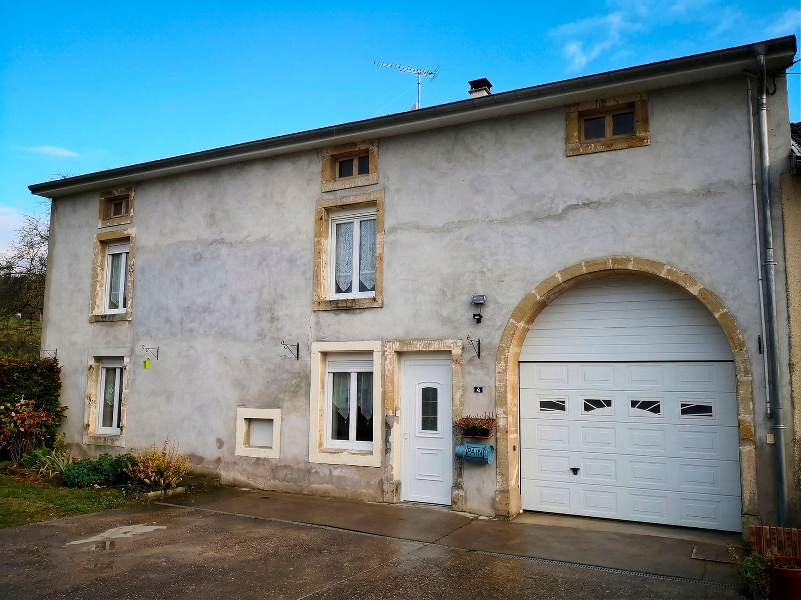 Facade avant ravalement